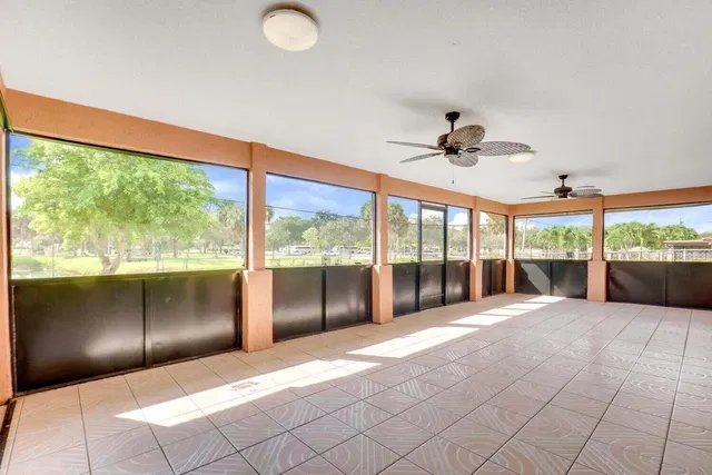 West Palm Beach Residence photo 27