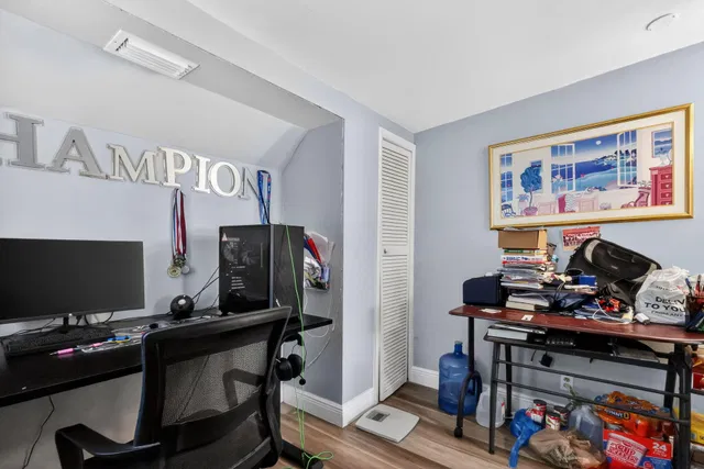 West Palm Beach Residence photo 15