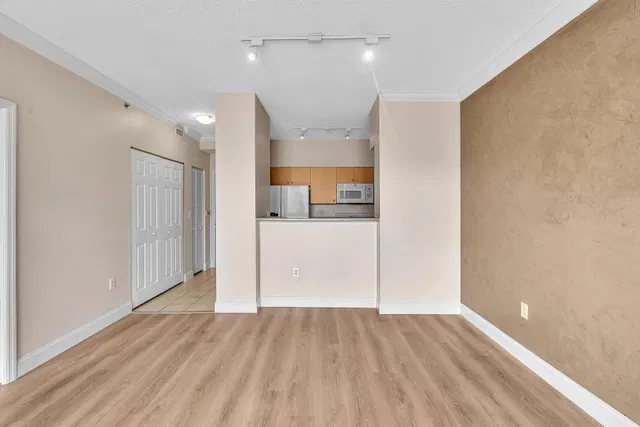The Montecito Unit 508 photo 8