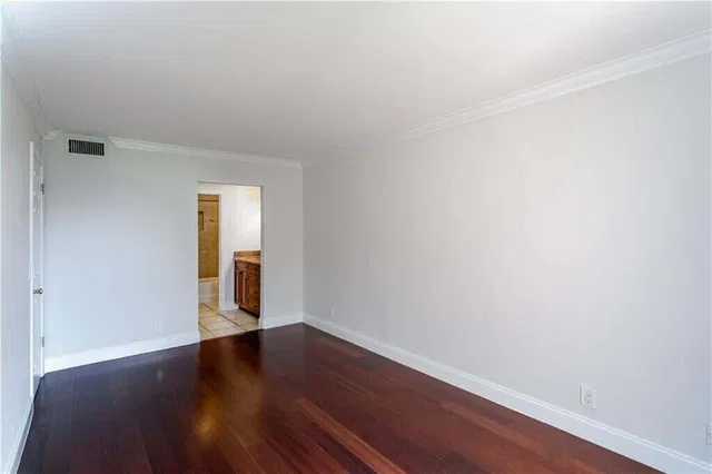  Unit 2060 photo 13