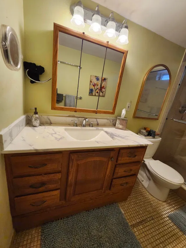 Unit 305 photo 6