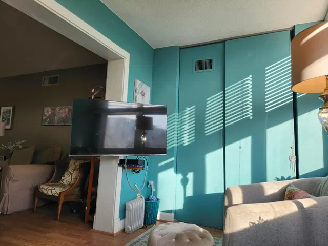 Unit 305 photo 14