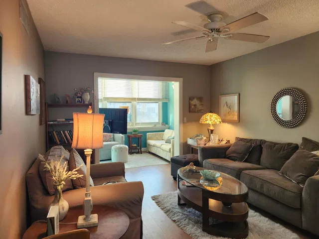 Unit 305 photo 18