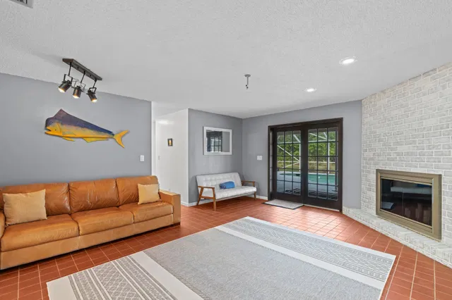 Residence photo 12