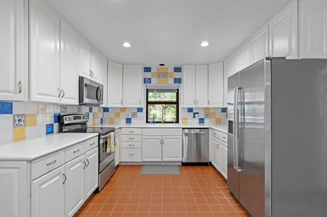 Residence photo 17