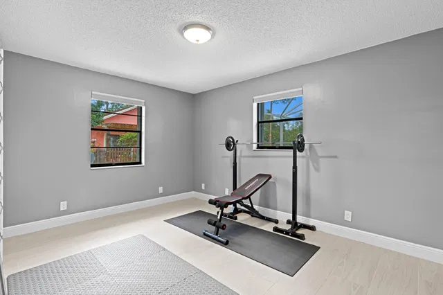Residence photo 23