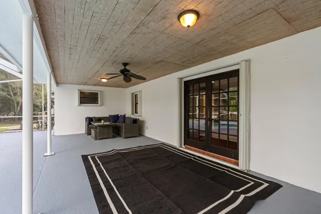 Residence photo 29