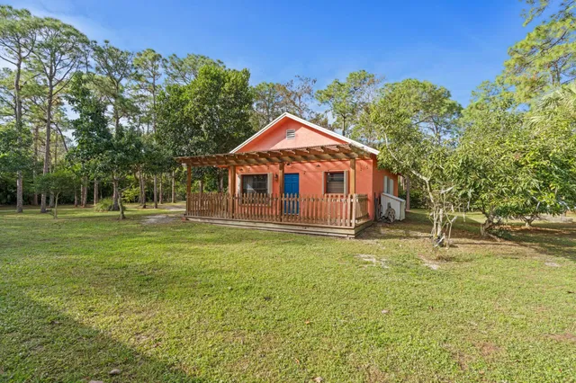 Residence photo 32