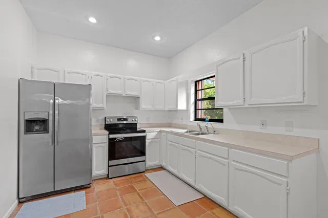 Residence photo 43