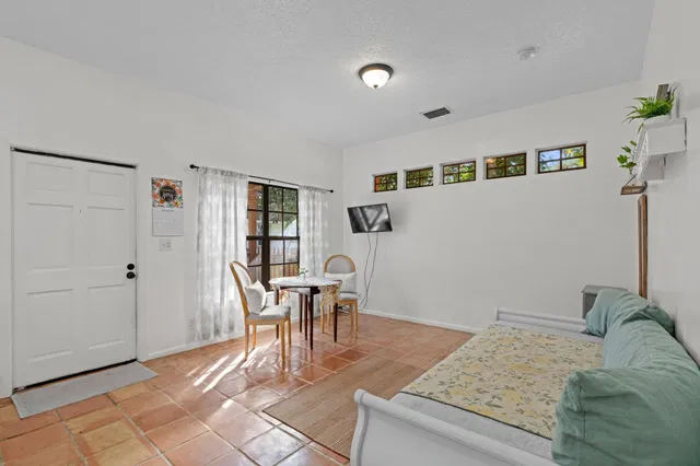Residence photo 44