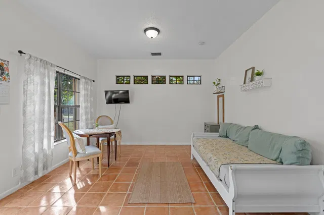 Residence photo 45