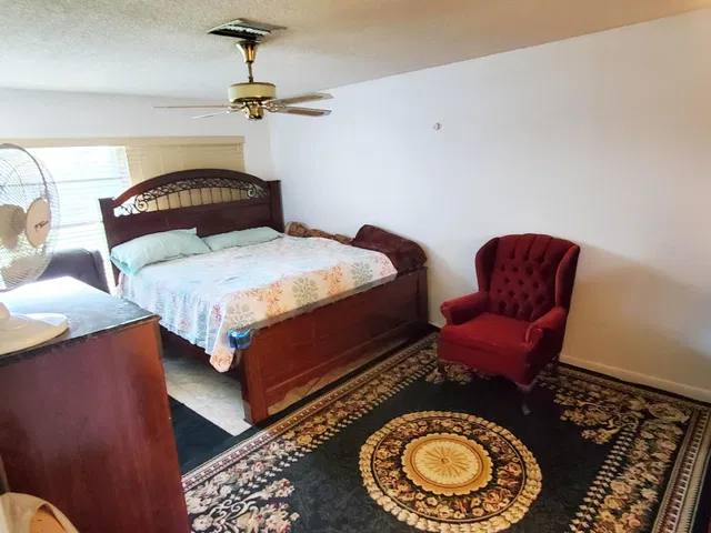Residence photo 18