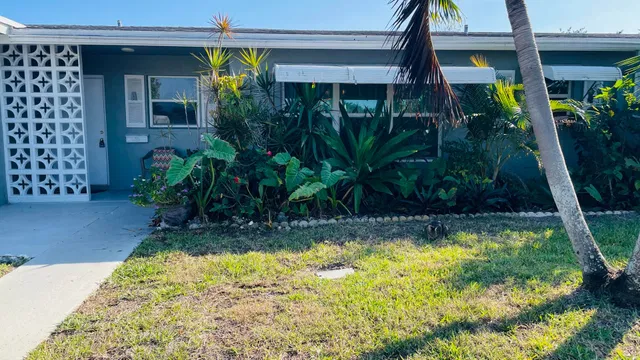 Unit B photo 24