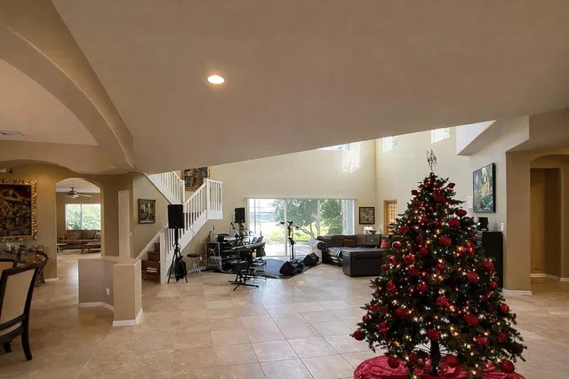 Residence photo 2