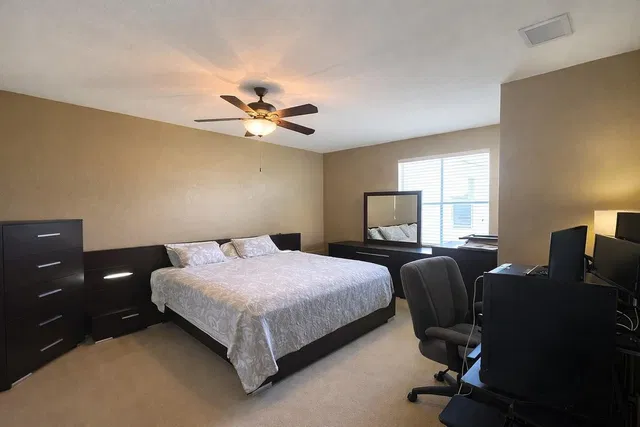 Residence photo 17