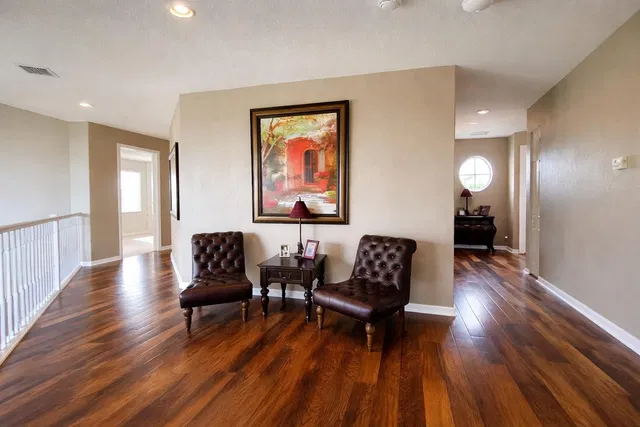 Residence photo 25