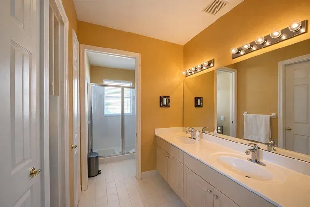Residence photo 30