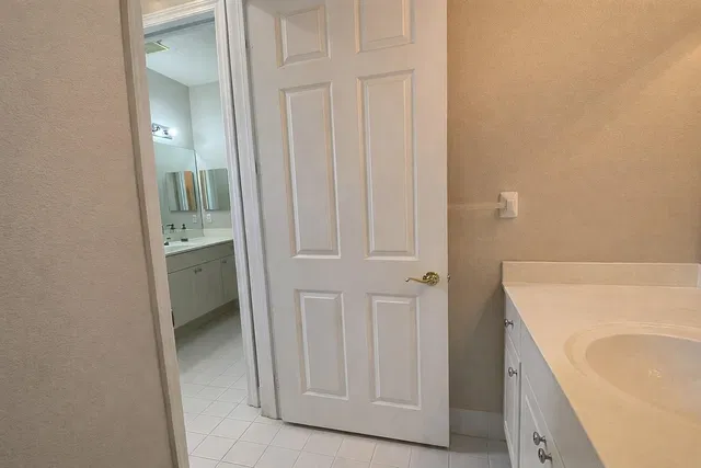 Residence photo 36