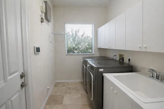 Residence photo 41