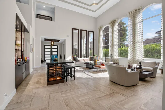 Woodfield Country Club Residence photo 8