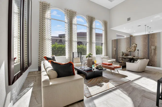 Woodfield Country Club Residence photo 11