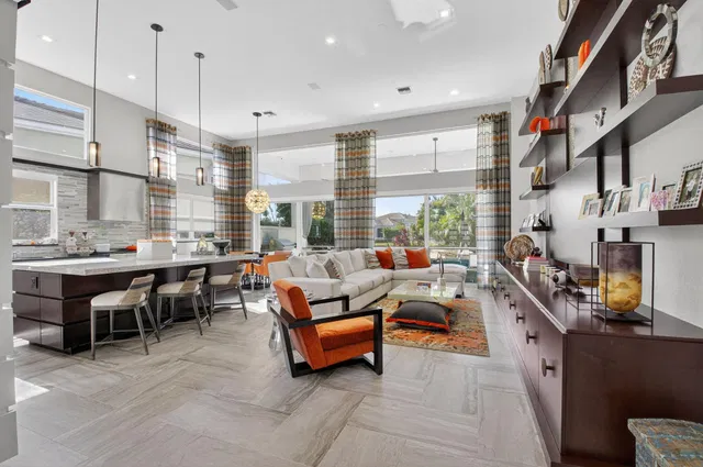 Woodfield Country Club Residence photo 13