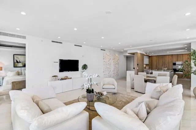 Royal Palm Residences Boca Raton Unit 601 photo 6