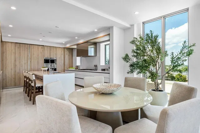 Royal Palm Residences Boca Raton Unit 601 photo 9