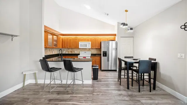  Residence photo 7