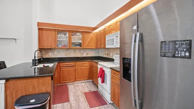  Residence photo 8