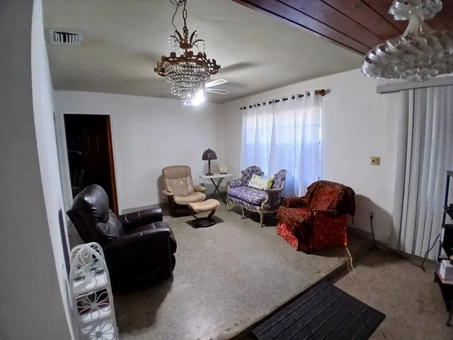Residence photo 4