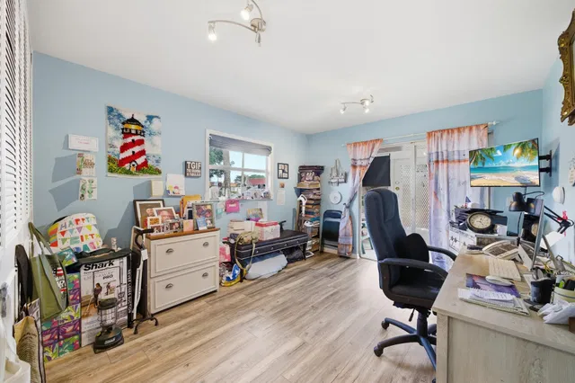 Residence photo 24