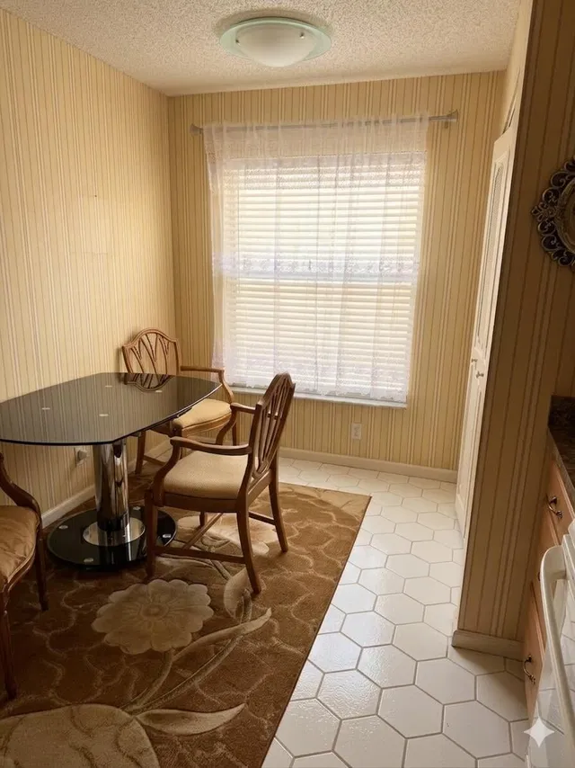 Unit 208 photo 10