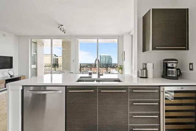 CityPlace South Tower Unit 1401 photo 7