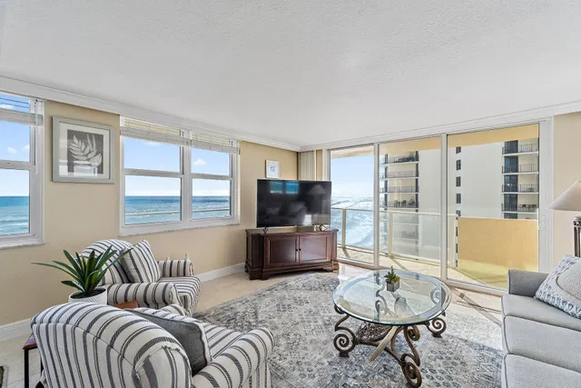 Aquarius Condominium Unit 907 photo 2