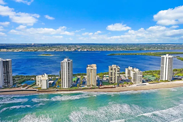 Aquarius Condominium Unit 907 photo 5