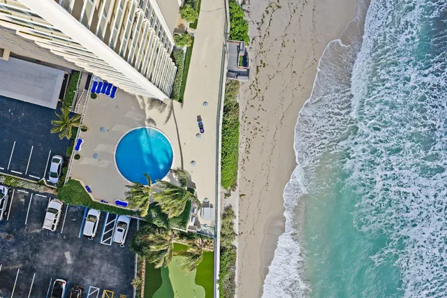 Aquarius Condominium Unit 907 photo 7