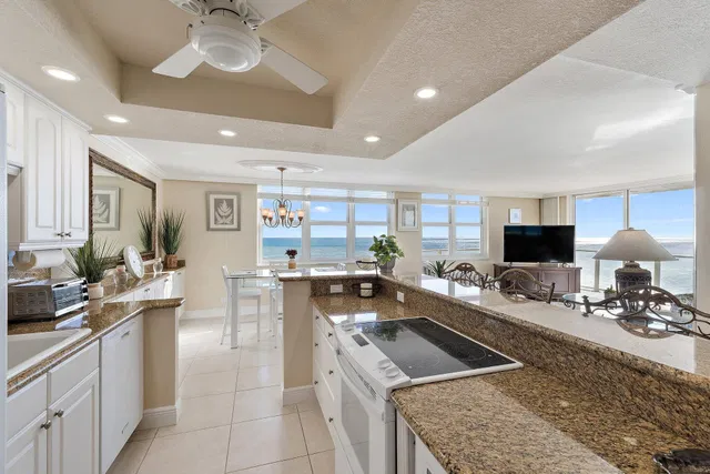 Aquarius Condominium Unit 907 photo 13