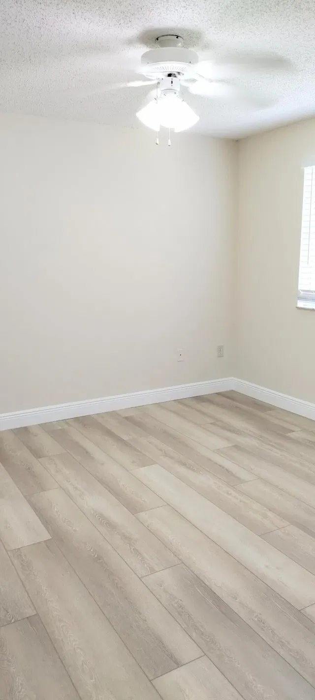 Unit 1008 photo 10
