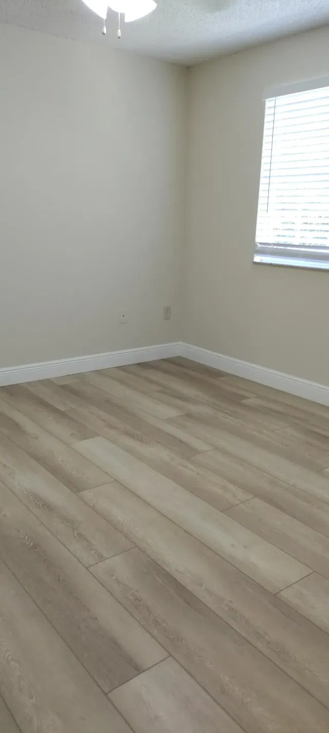Unit 1008 photo 14