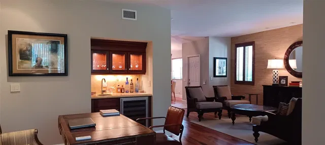  Residence photo 15
