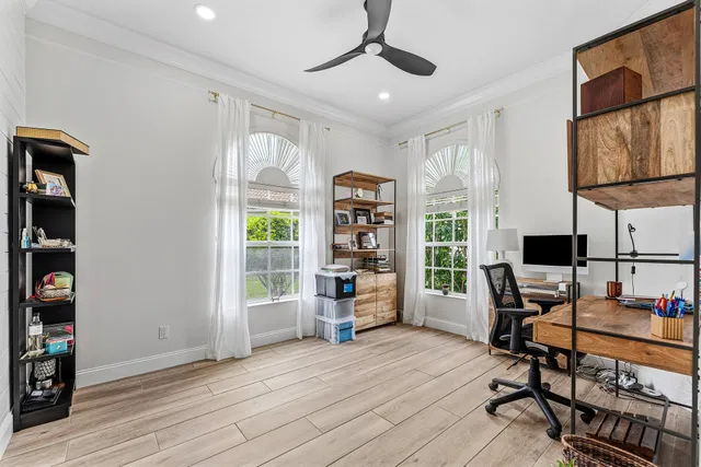 Residence photo 19