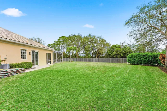 Residence photo 32