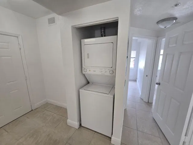 Unit 1315 photo 5