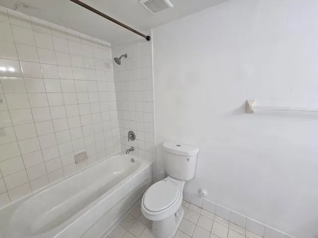 Unit 1315 photo 12