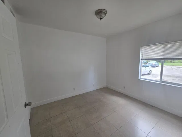 Unit 1315 photo 18