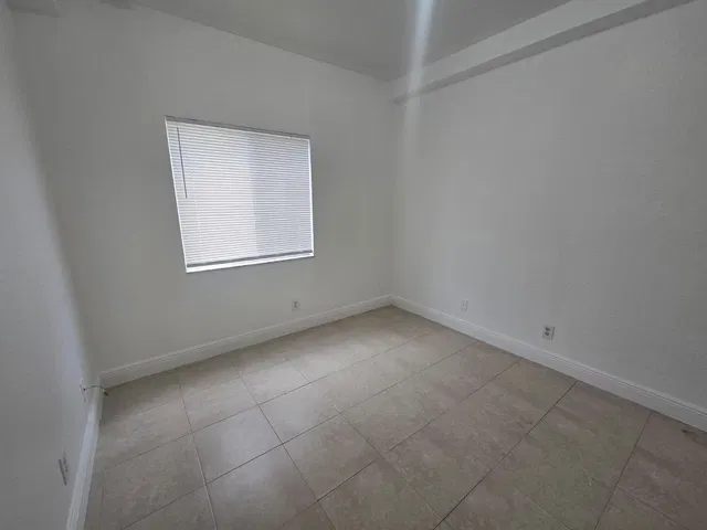 Unit 1315 photo 19