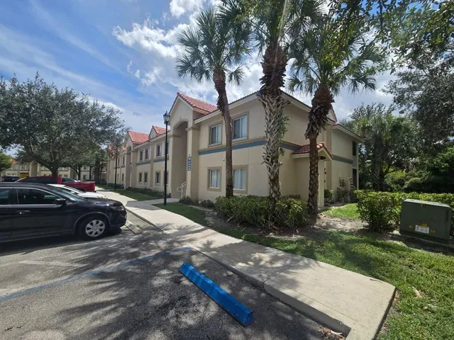 Unit 1315 photo 23