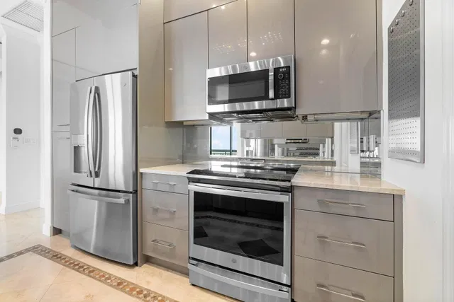 One City Plaza Unit 1603 photo 12