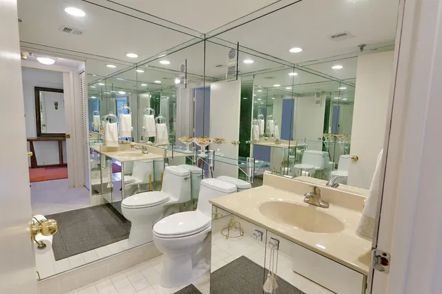 Unit 204 photo 19